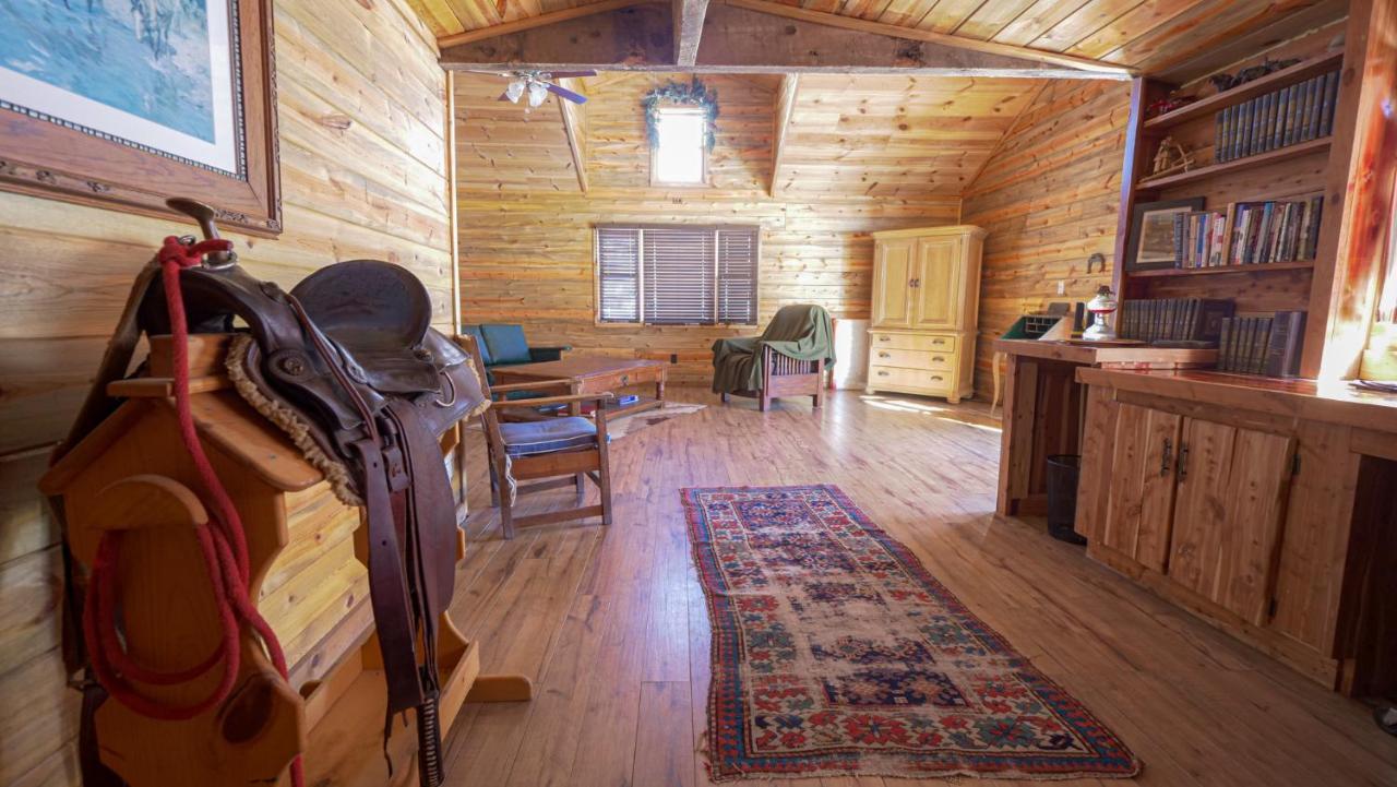 Aubin Sky Lodging At The Yl Ranch Savery Exterior foto
